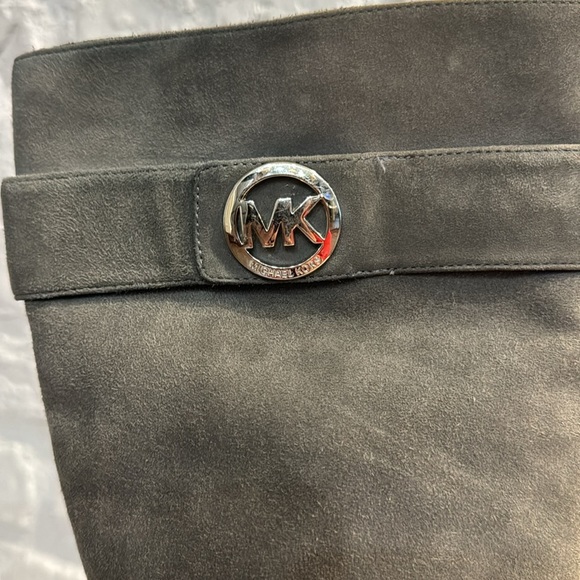 Michael Kors Tall Suede Grey Boot, size 8, 4.5 heel snakeskin details on heel - Picture 3 of 12